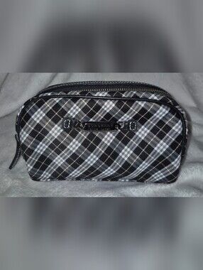 Cosmetic pouch